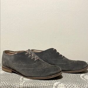 Cynthia Rowley Charcoal Suede Wingtip Oxfords. Size 8.5.